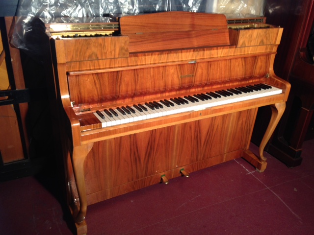 Klavier Schimmel 108 chippendale gebraucht kaufen im Klavierhaus Köpenick