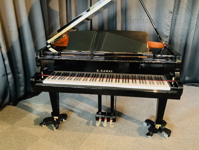 Kawai Flügel GL-10 - neuwertiger Stutzflügel - kaufen im Klavierhaus Köpenick