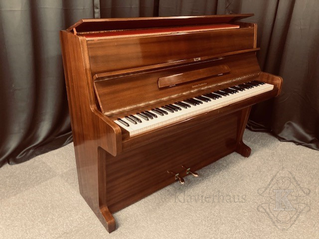 Klavier Nordiska 107 - kompaktes Klavier mit schönem Klang und Renner-Mechanik - werkstattüberholt kaufen im Klavierhaus Köpenick